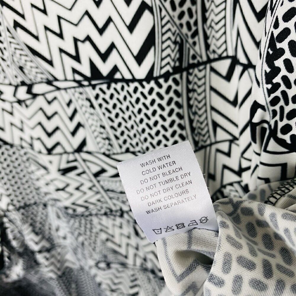 Simply Aster By Firmiana Size 1X Abstract Print Tunic Top White Black 3/4 Sleeve - Picture 6 of 6